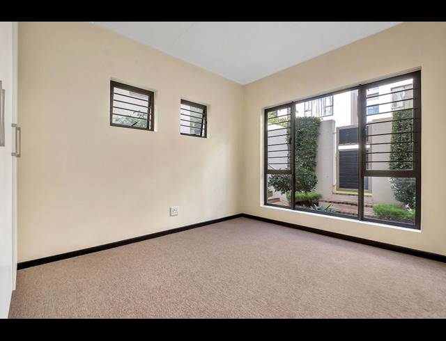 2 BEDROOM APARTMENT FOR SALE IN BRYANSTON